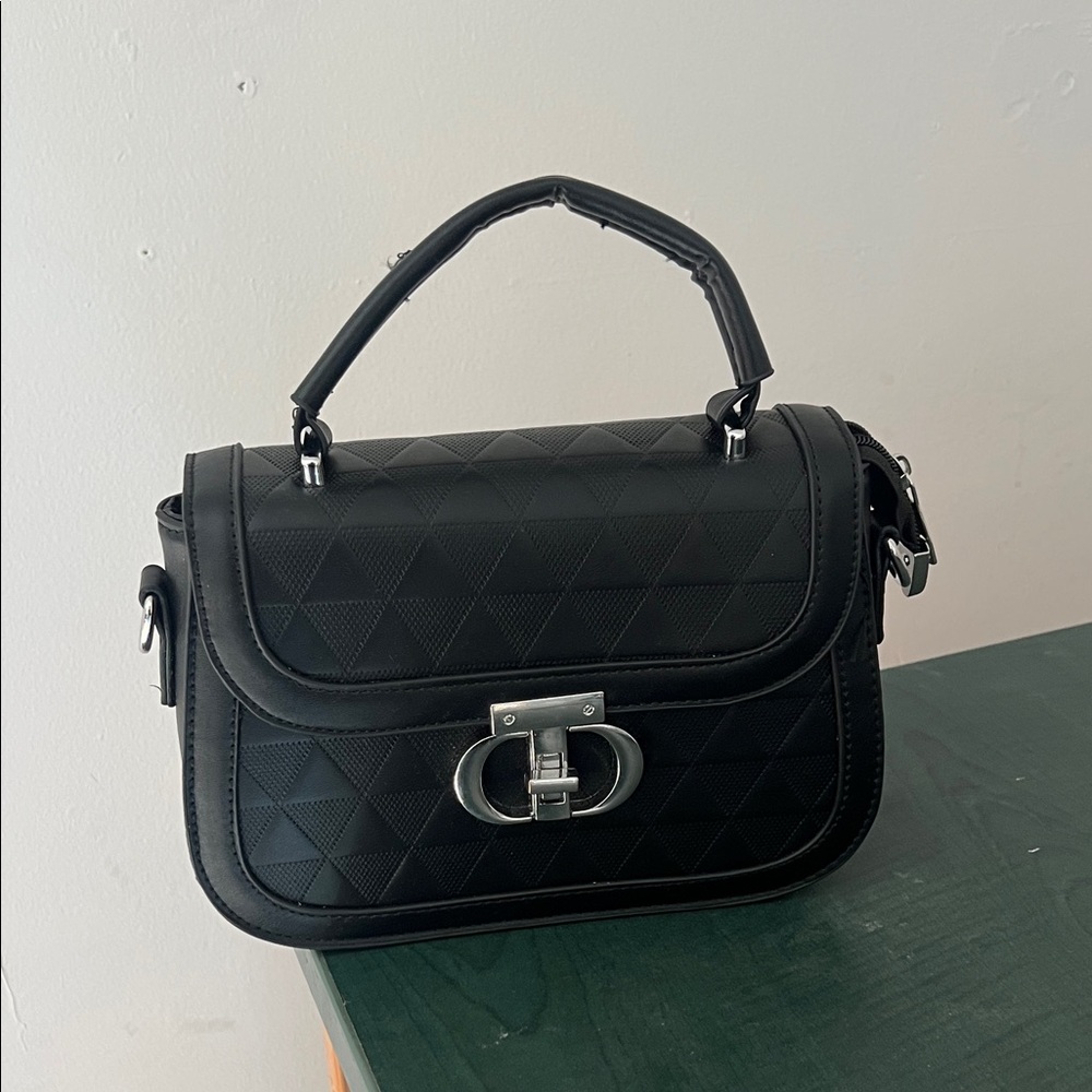 Black Quilted Top-Handle Handbag - Unknown Brand